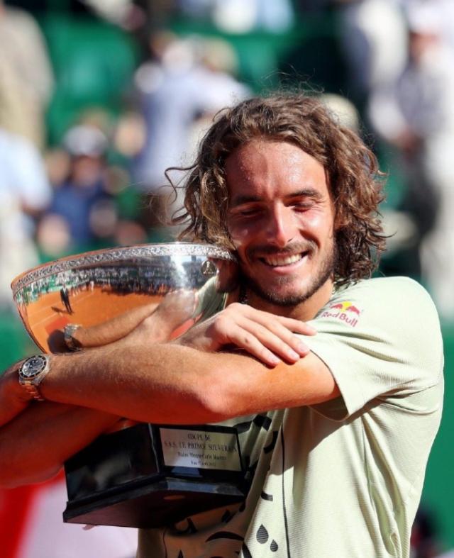 开云体育-包含西班牙网球队轻取德国网球队，西西帕斯完成帽子戏法的词条