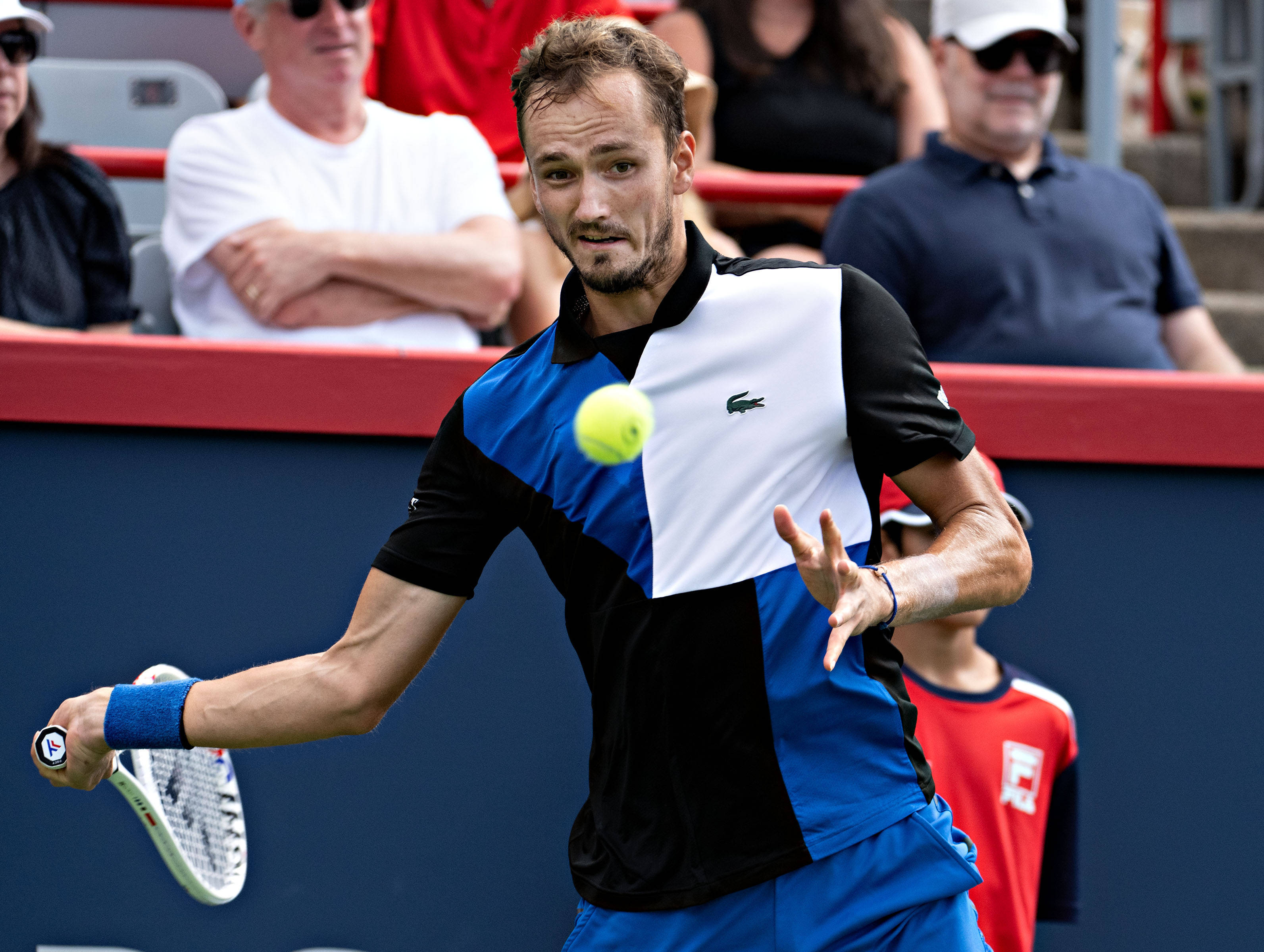 世界网球队鏖战美国网球队，克耶高斯绝境逆转