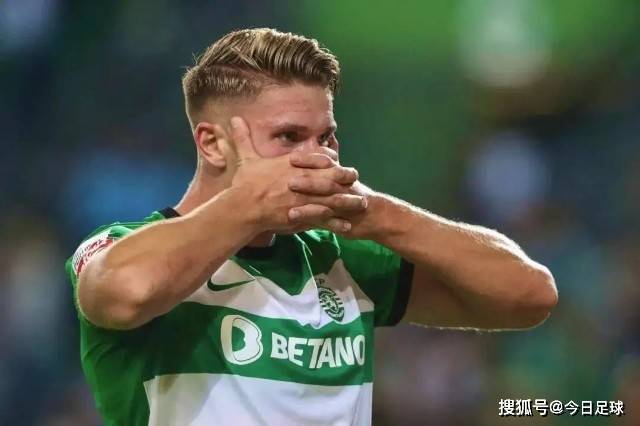 莱比锡红牛翻盘瑞典，库尔图瓦关键制胜