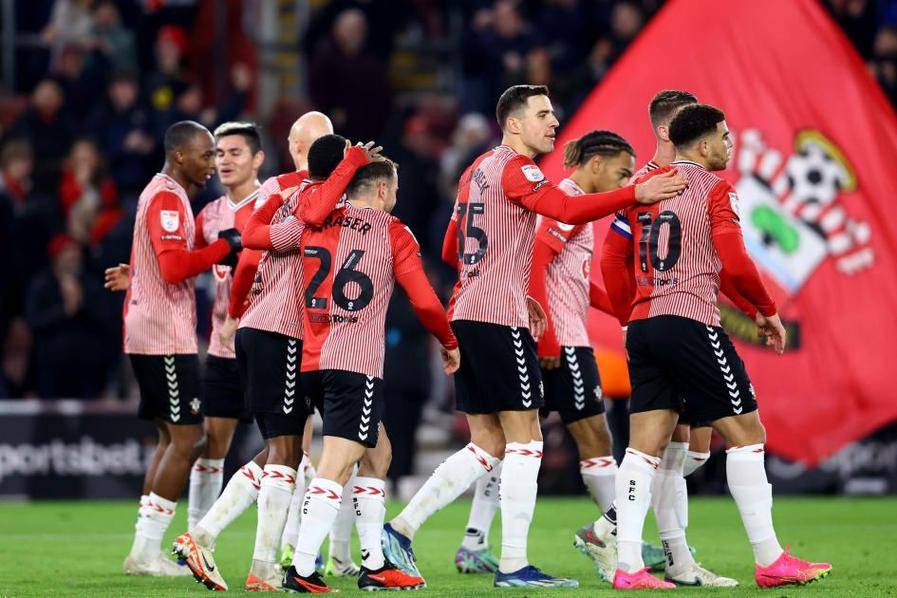 开云sport-曼联遭南安普敦逼平，夺冠希望再遭重创！