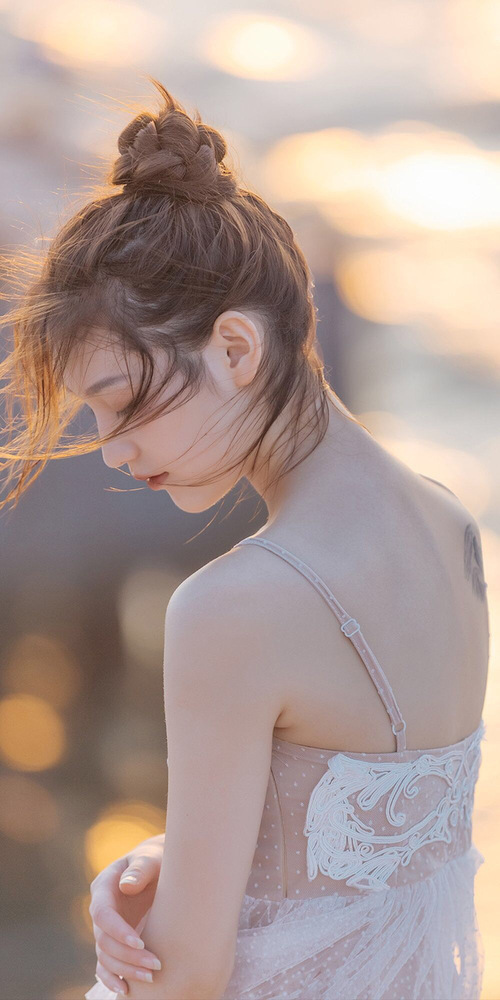 开云体育入口-赛道上的颠覆与智谋，周冠宇一停策略助力哈斯力压马丁