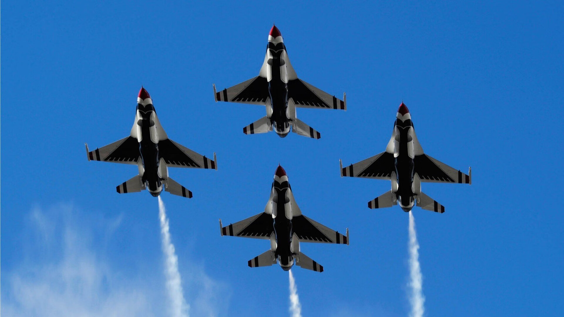 浓眉哥37分火力全开，雄鹿逆转雷霆捍卫主场