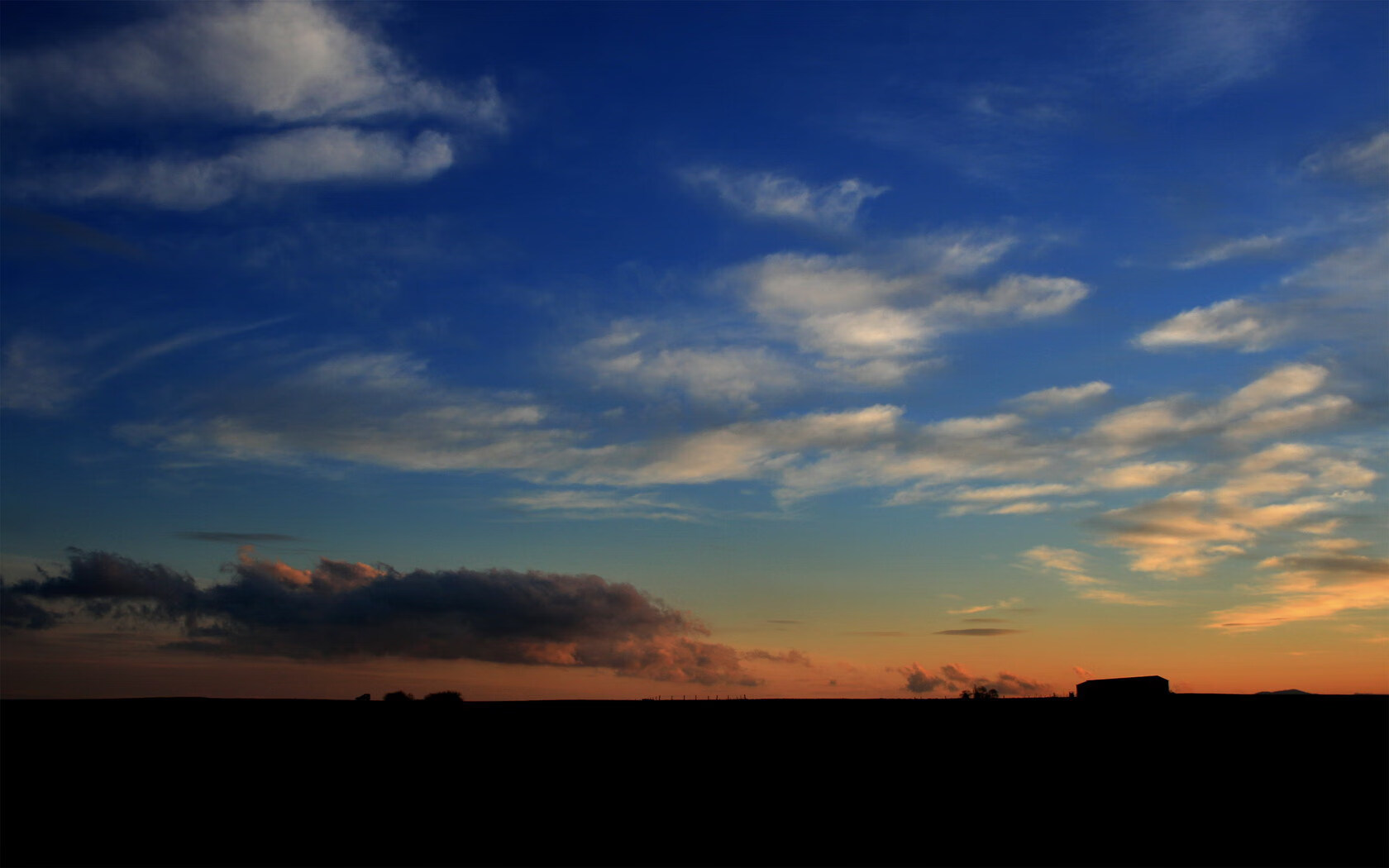 暗夜双星，当奥科特冷血三分与库里耸肩微笑，照亮人类不屈的孤勇