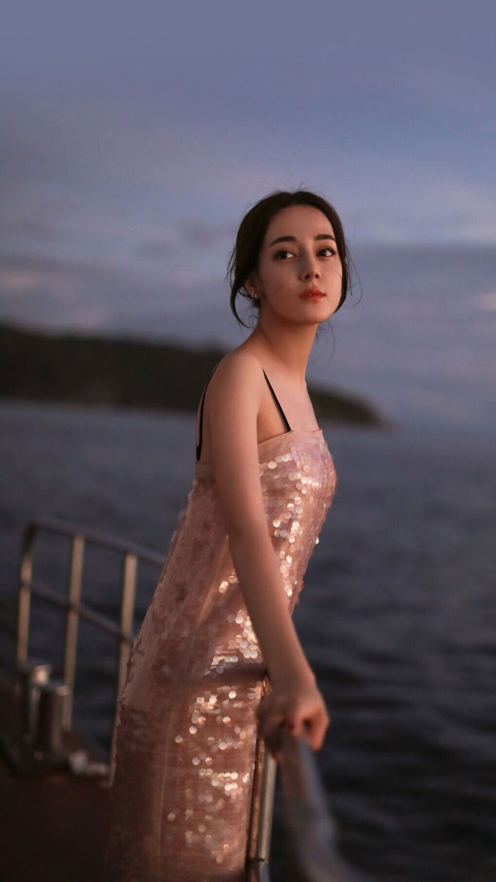 当班凯罗的魔术照亮波士顿，一场跨联赛淘汰赛的意外剧本